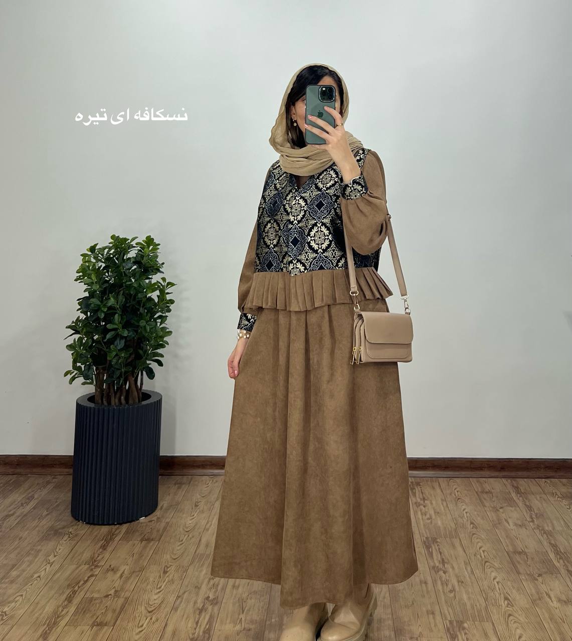 ست-پیراهن-مانتویی-به-همراه-وست-سوزندوزی-شده