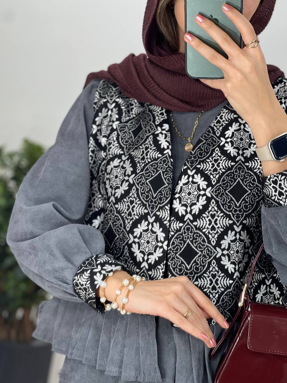 ست-پیراهن-مانتویی-به-همراه-وست-سوزندوزی-شده