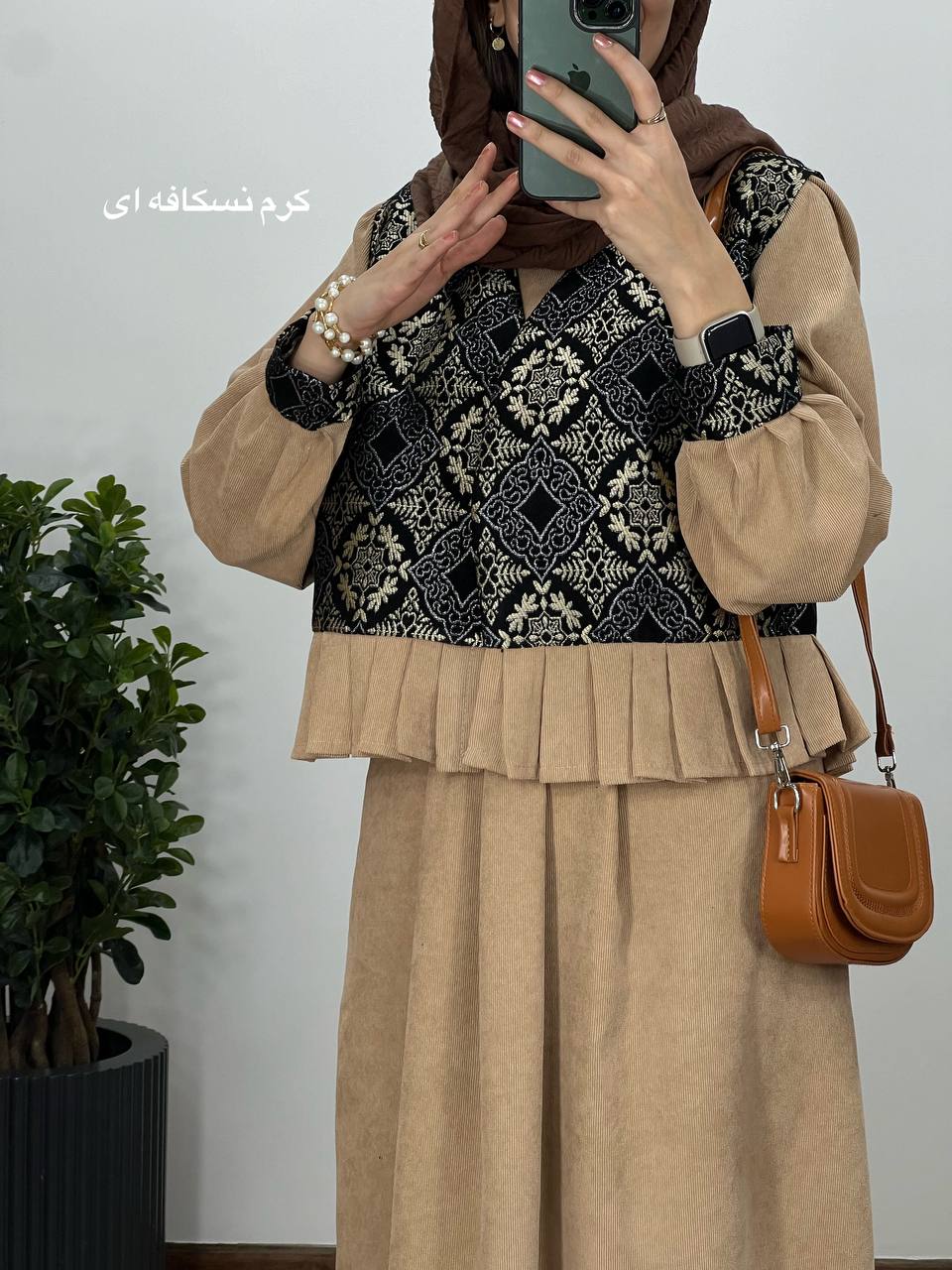 ست-پیراهن-مانتویی-به-همراه-وست-سوزندوزی-شده