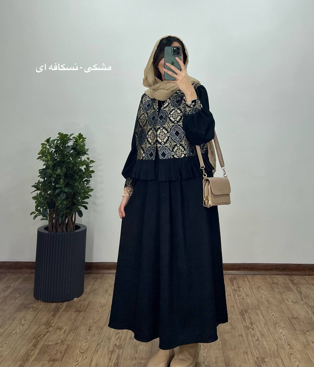 ست-پیراهن-مانتویی-به-همراه-وست-سوزندوزی-شده