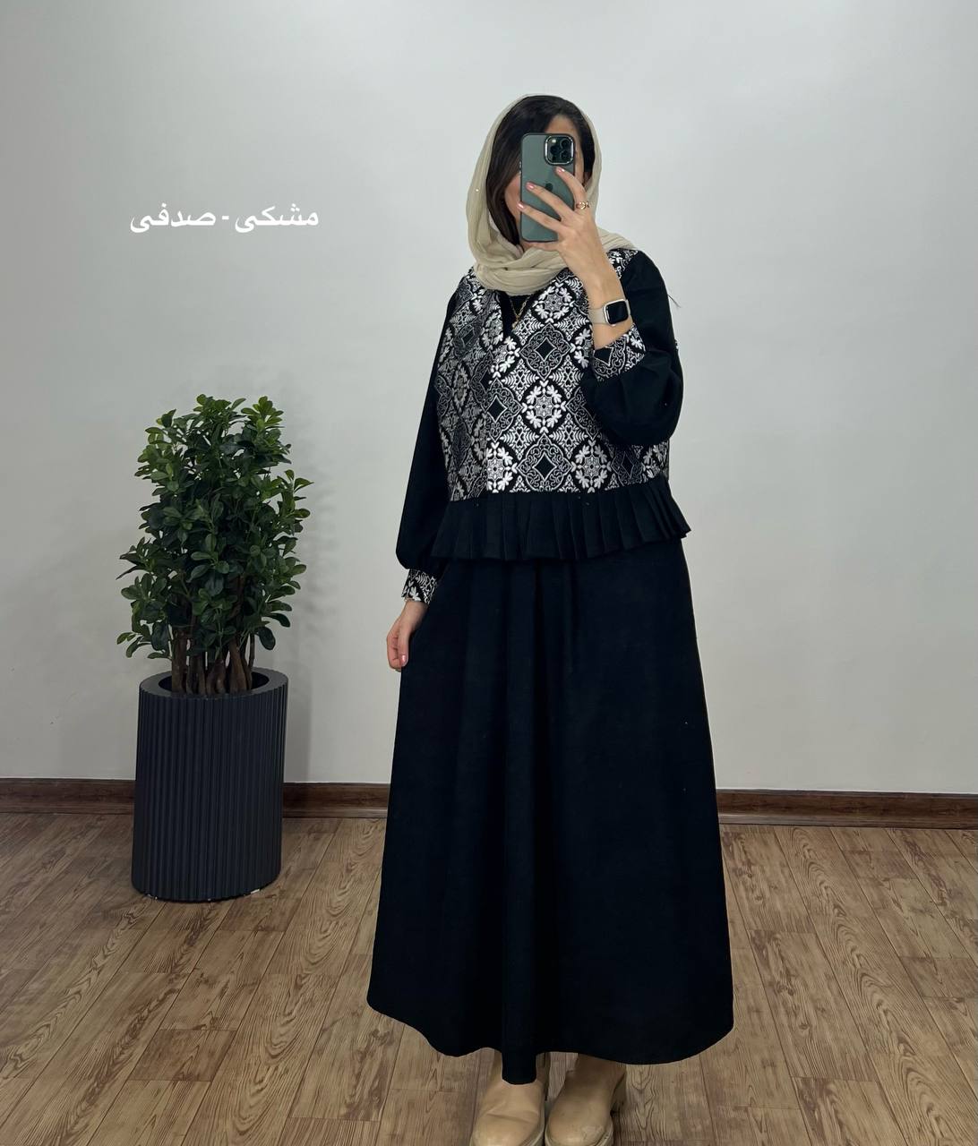 ست-پیراهن-مانتویی-به-همراه-وست-سوزندوزی-شده