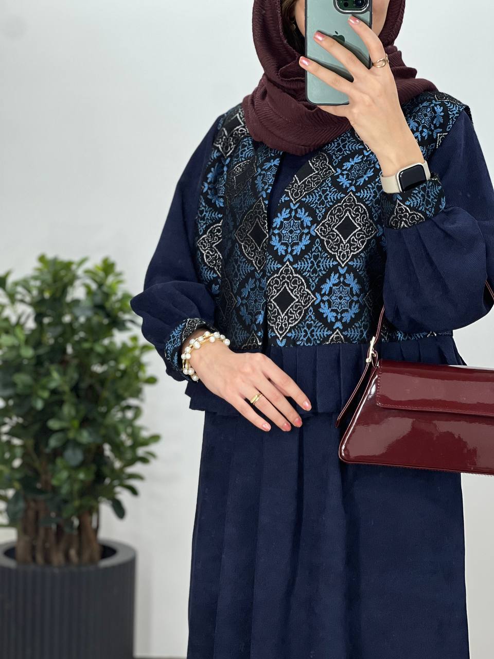 ست-پیراهن-مانتویی-به-همراه-وست-سوزندوزی-شده