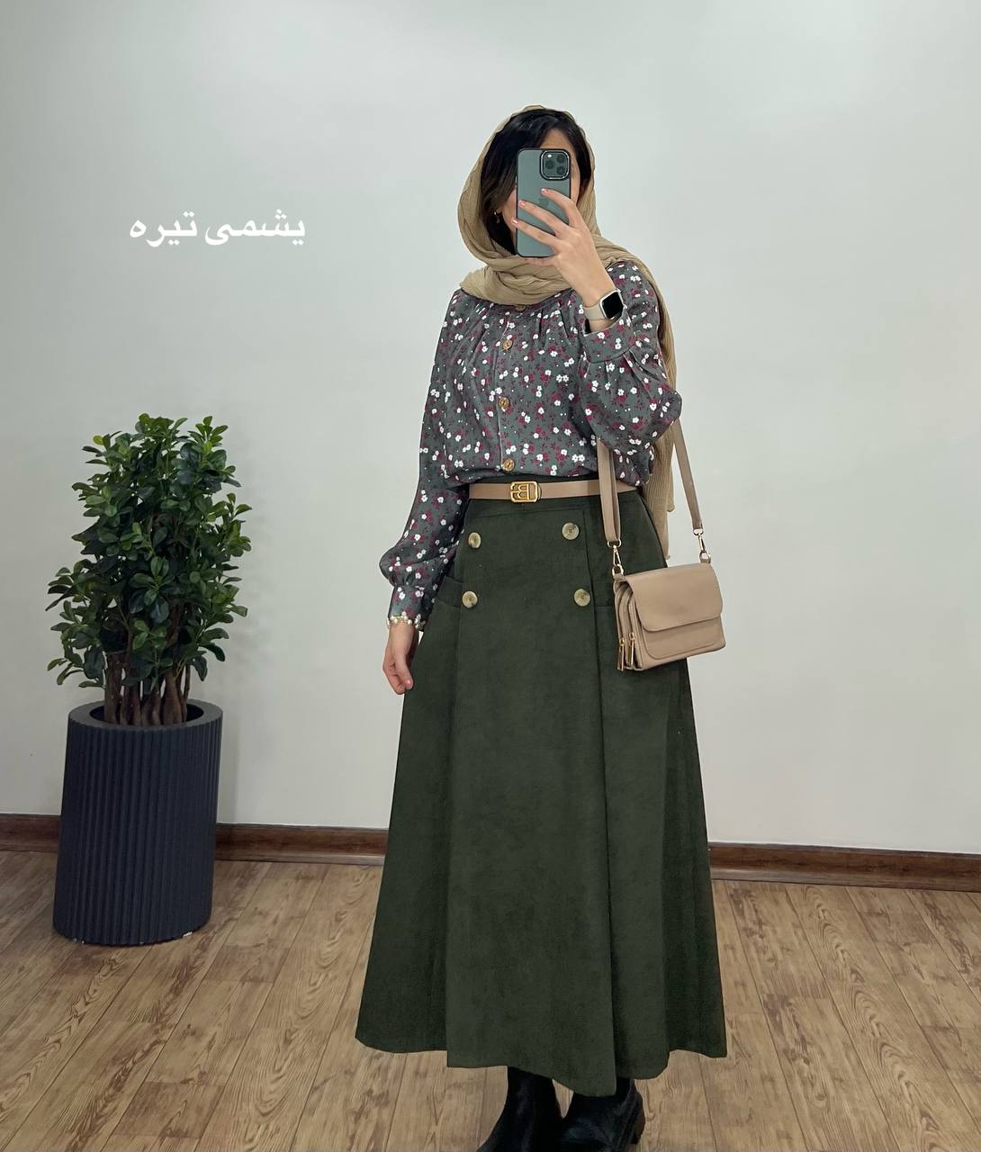 ست-بلوز-و-دامن-مخمل-کبریتی-طرحدار-2