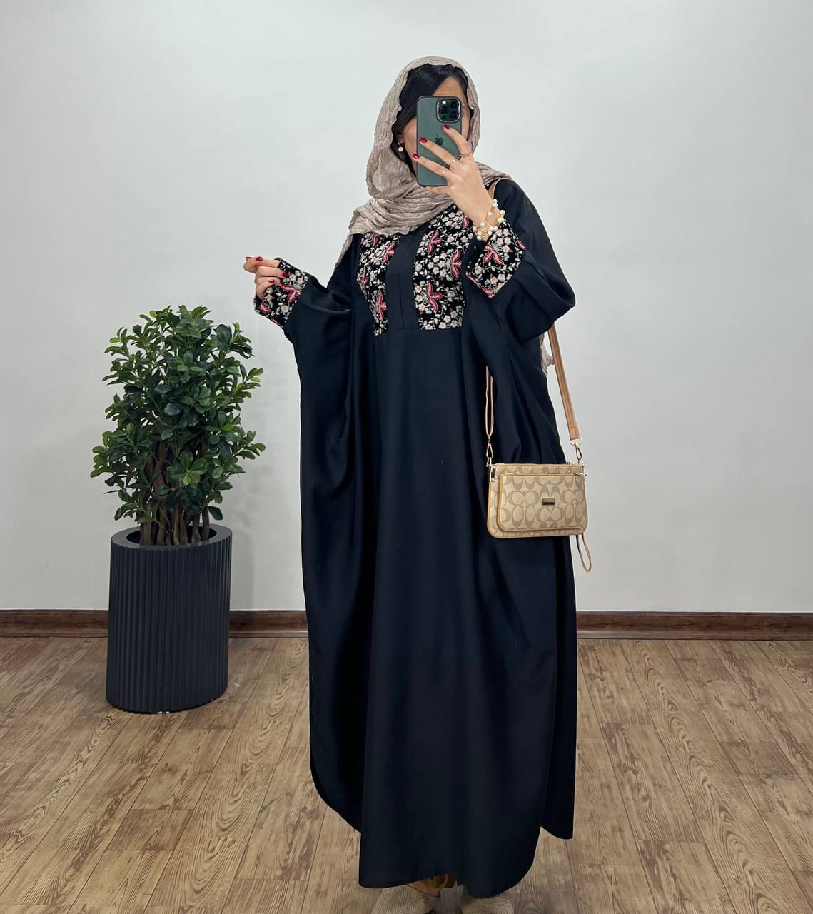 عبای-بلند-سوزندوزی-اسرا-3