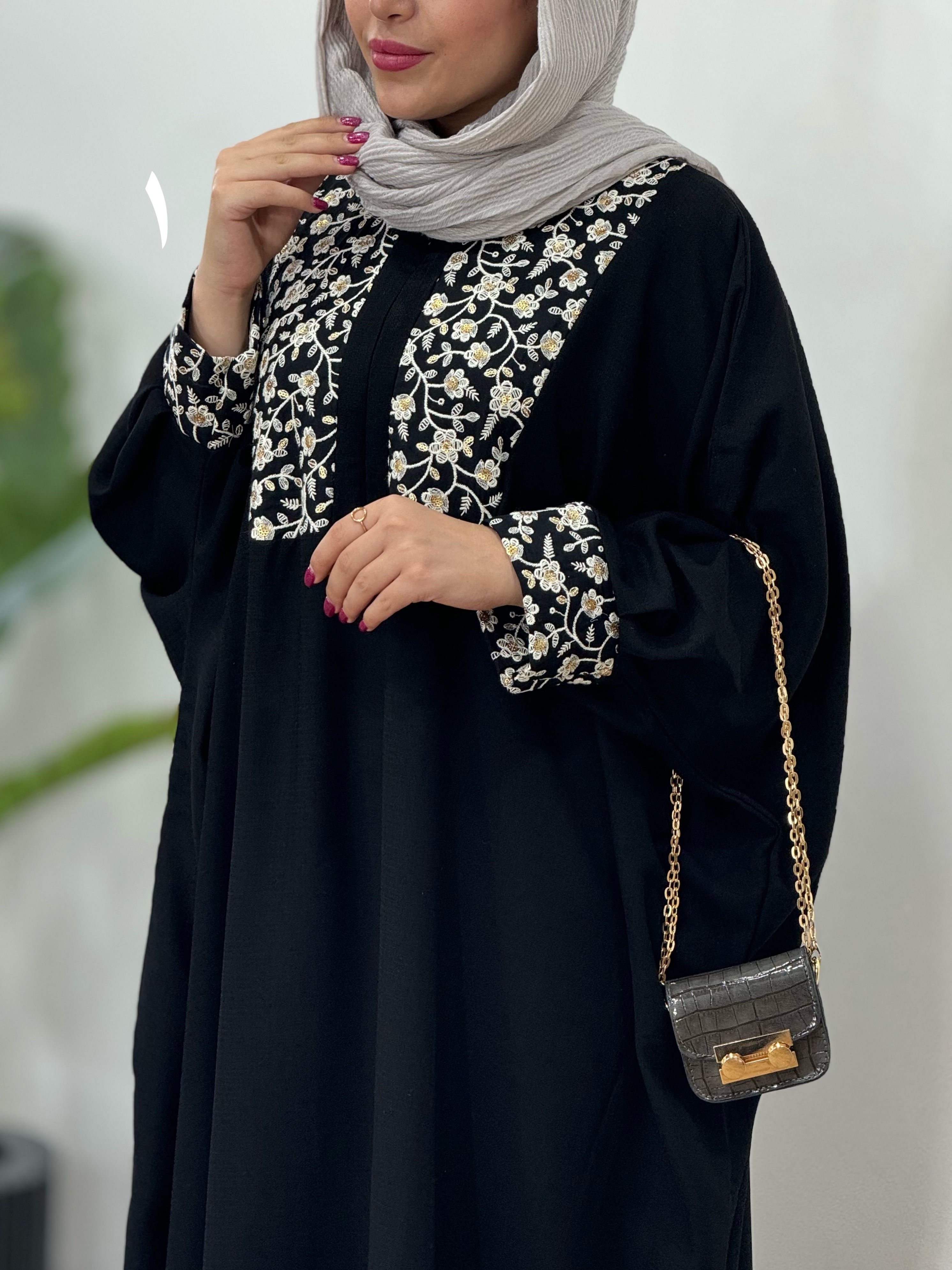 عبای-بلند-سوزندوزی-نفیس