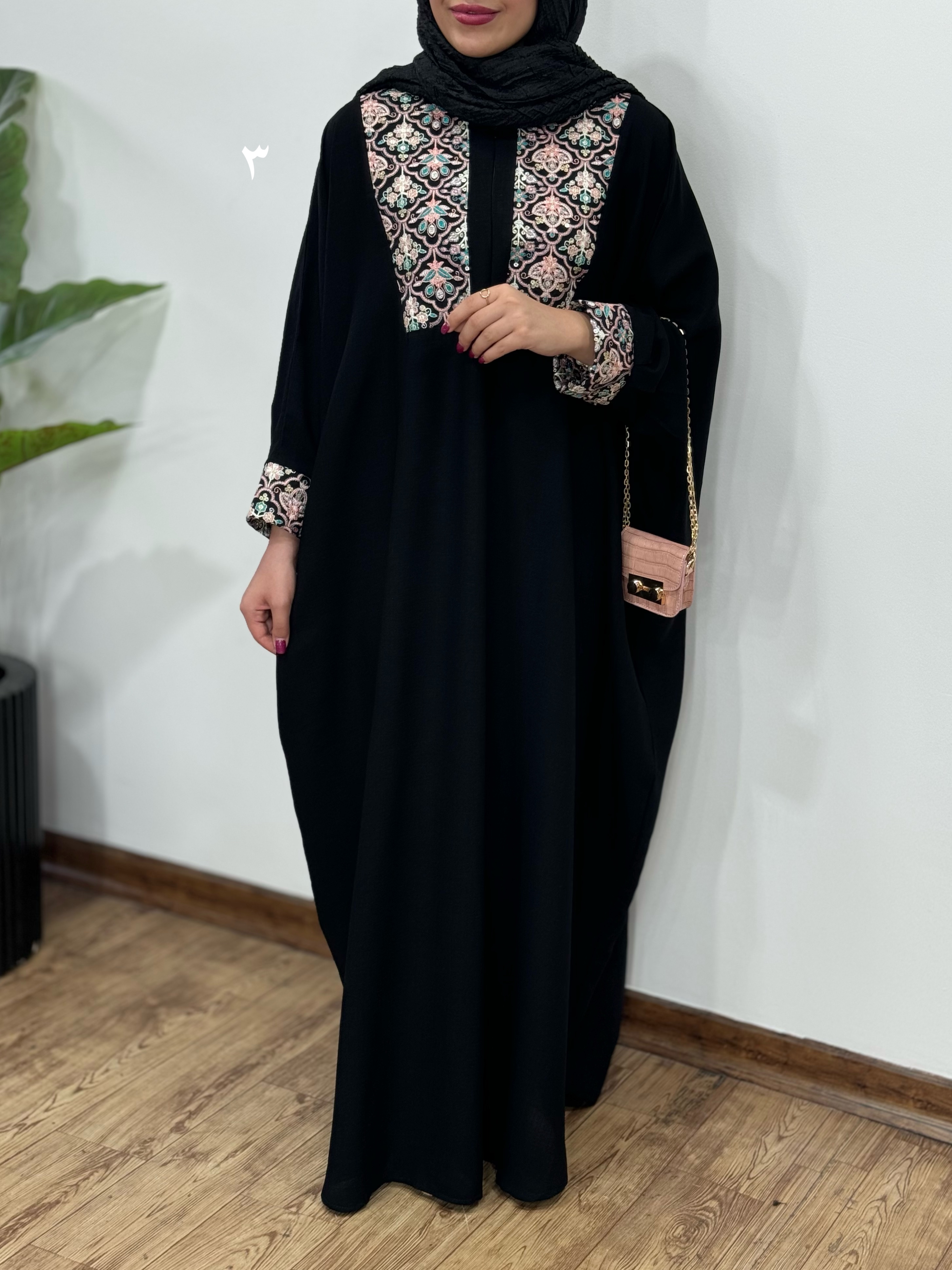 عبای-بلند-سوزندوزی-نفیس