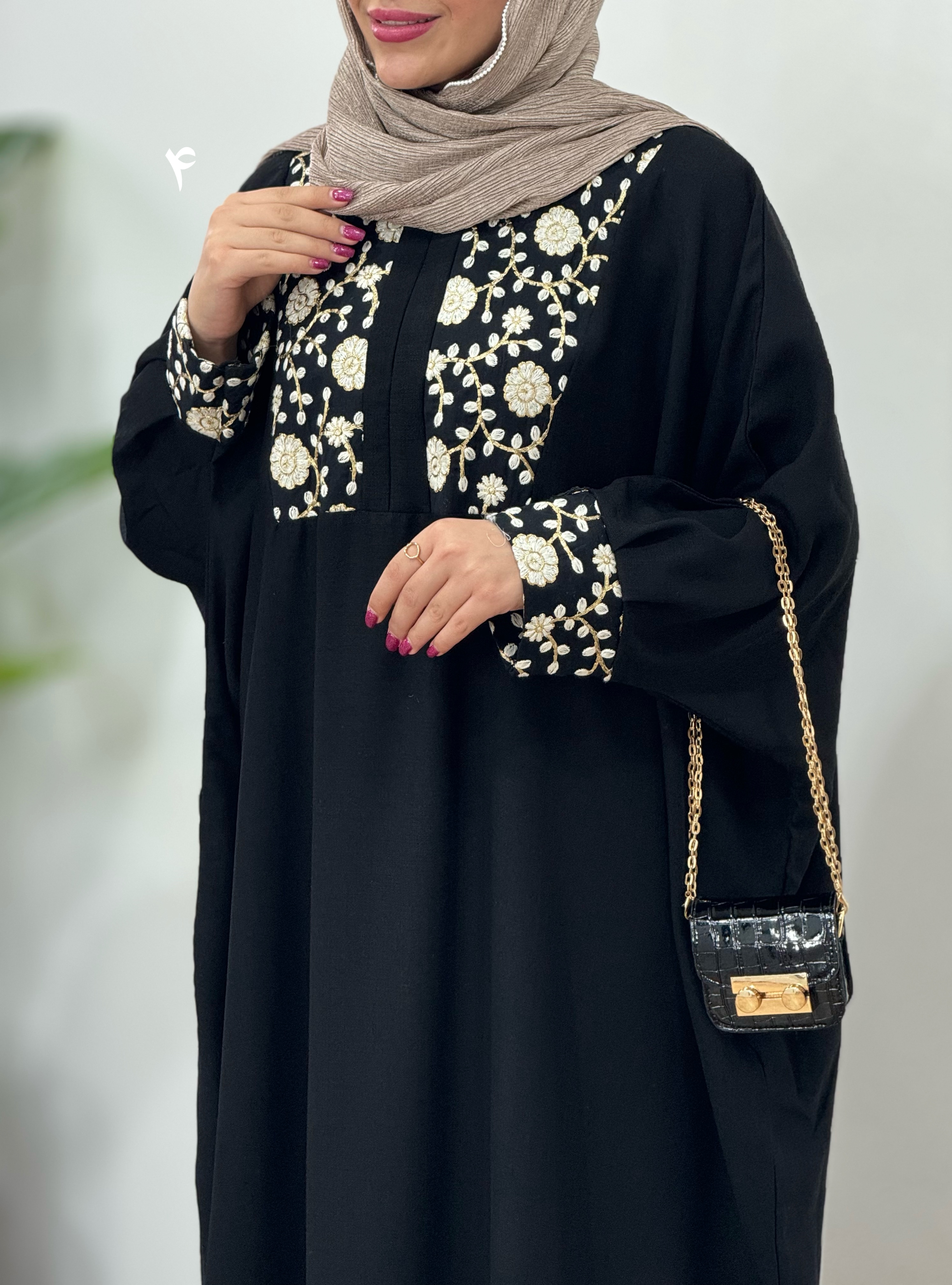 عبای-بلند-سوزندوزی-نفیس