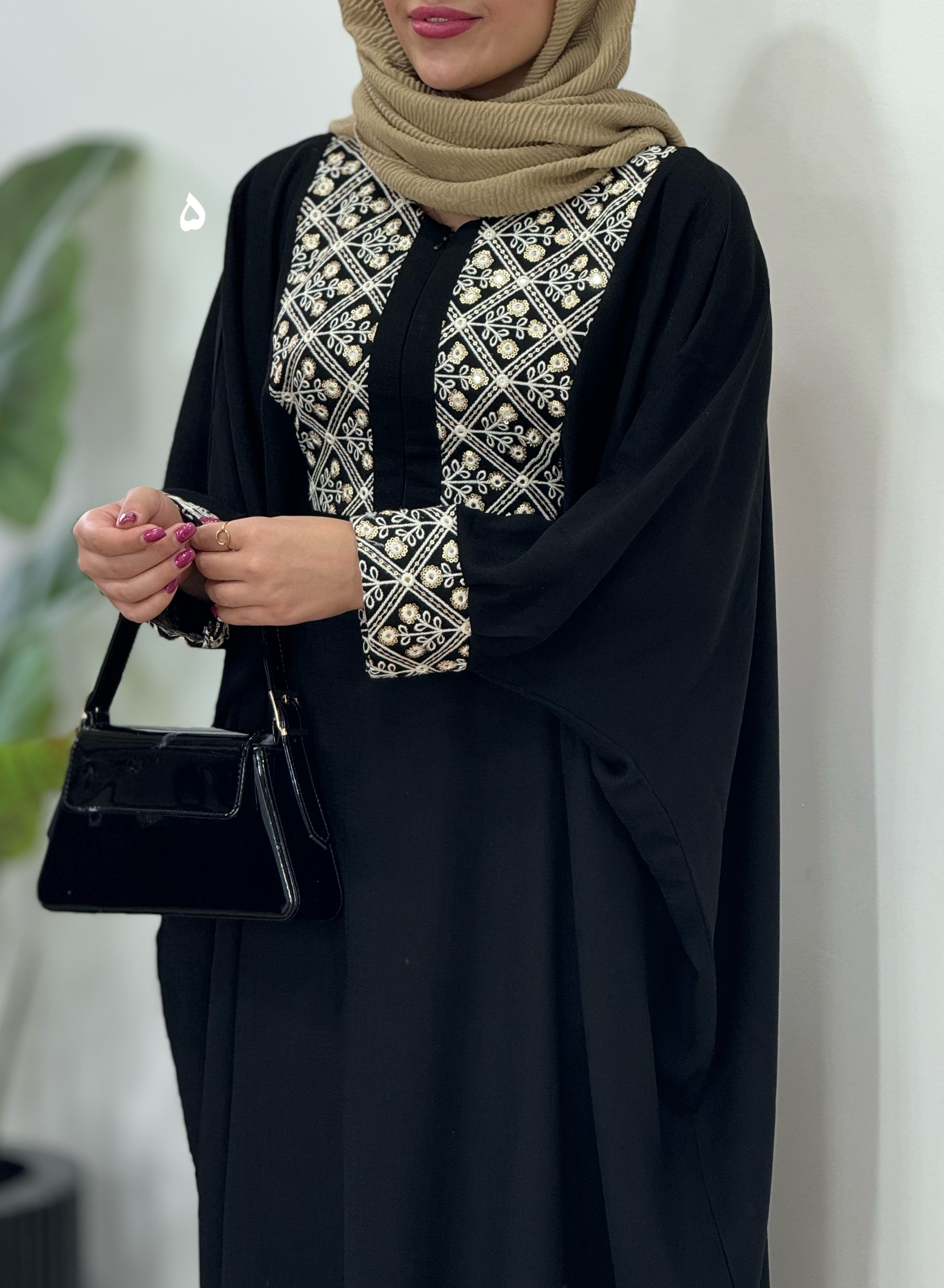 عبای-بلند-سوزندوزی-نفیس