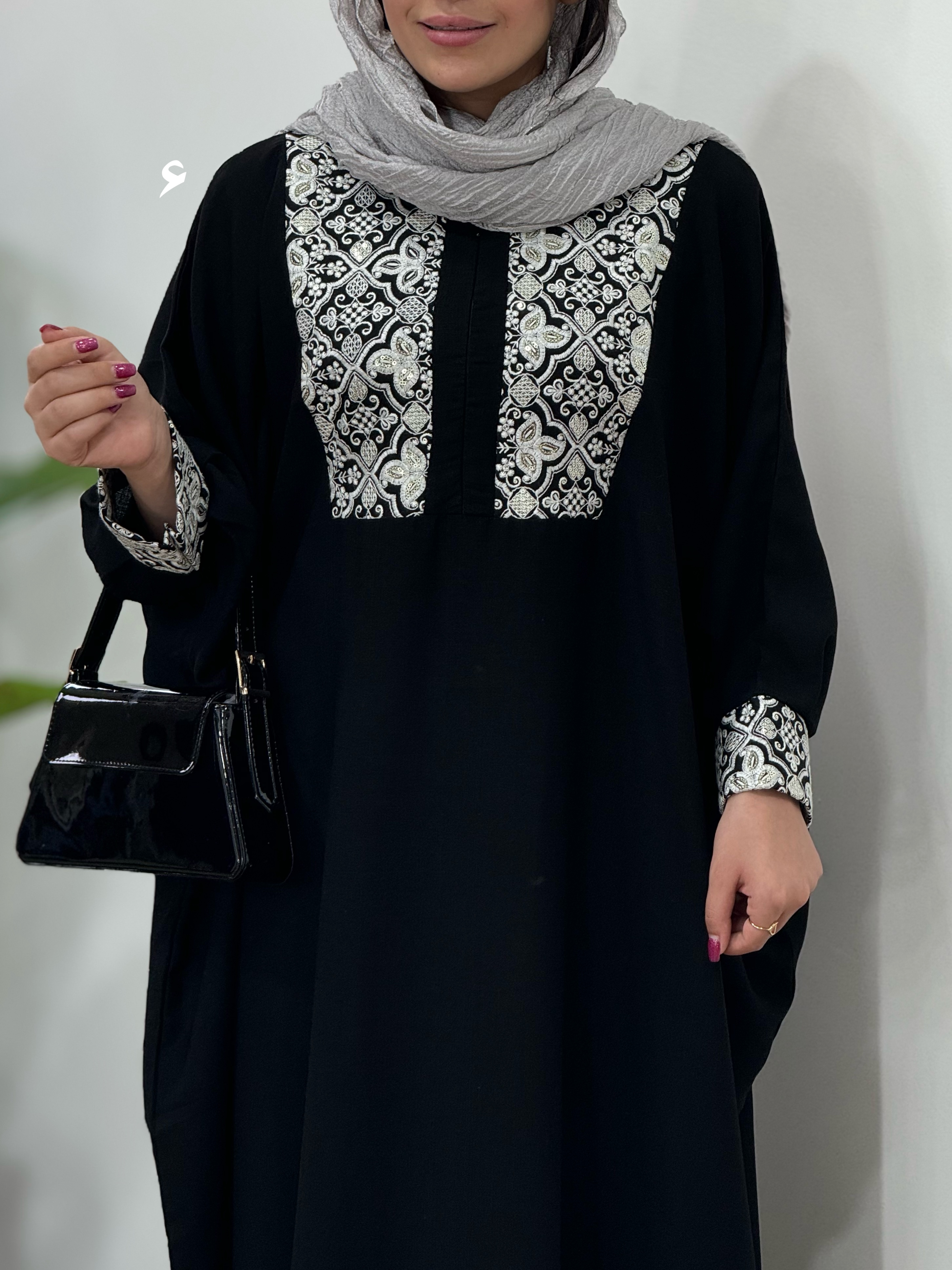 عبای-بلند-سوزندوزی-نفیس