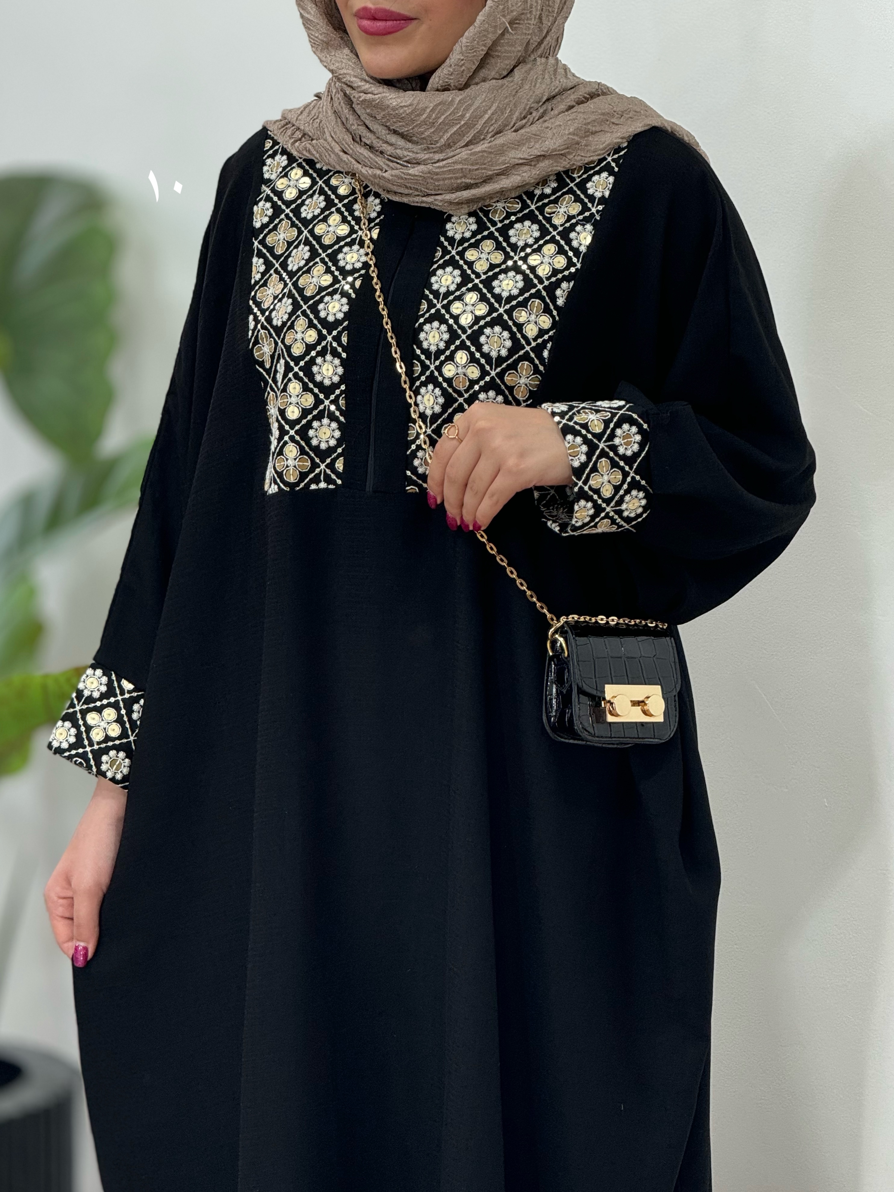 عبای-بلند-سوزندوزی-نفیس