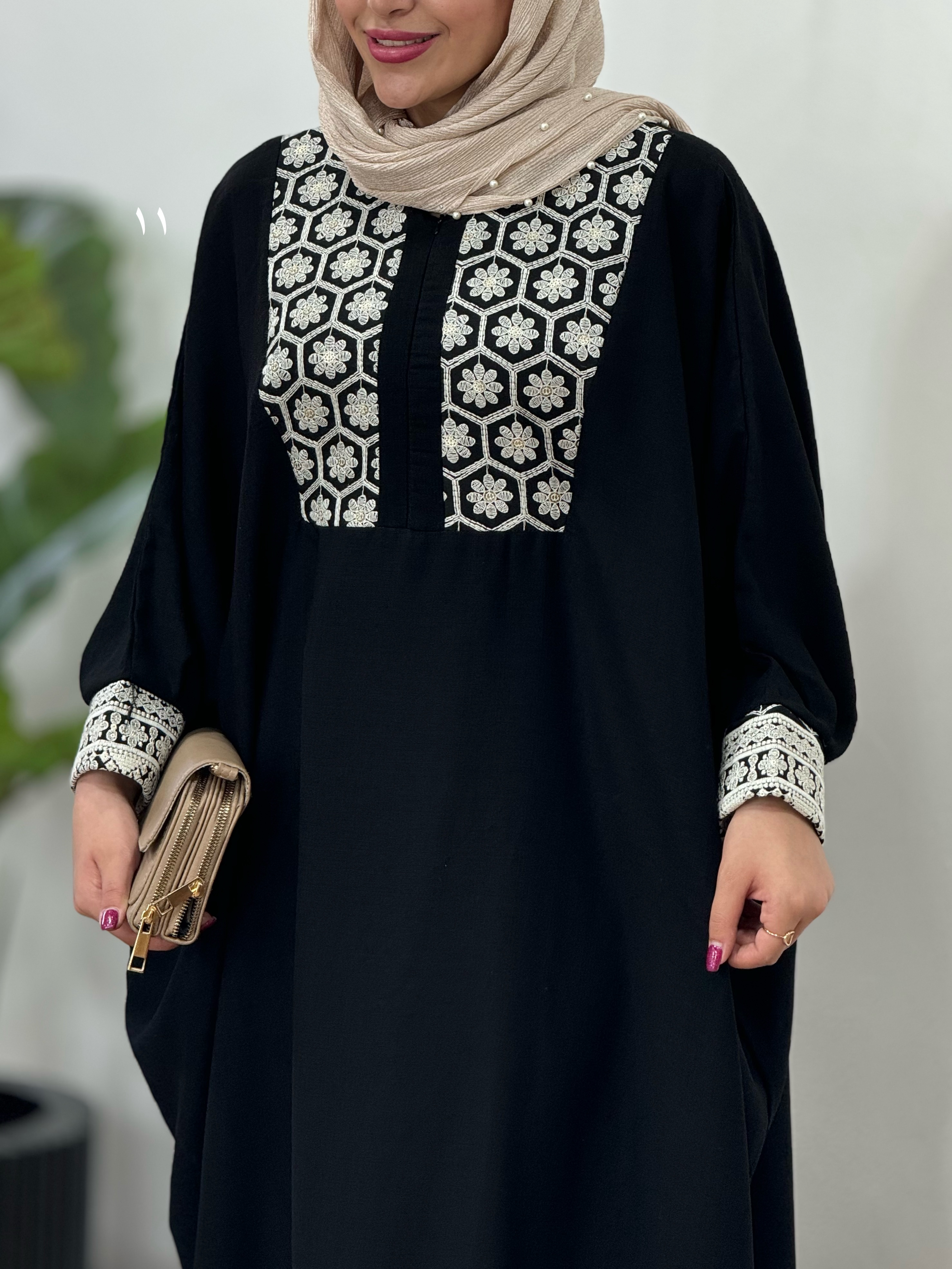 عبای-بلند-سوزندوزی-نفیس